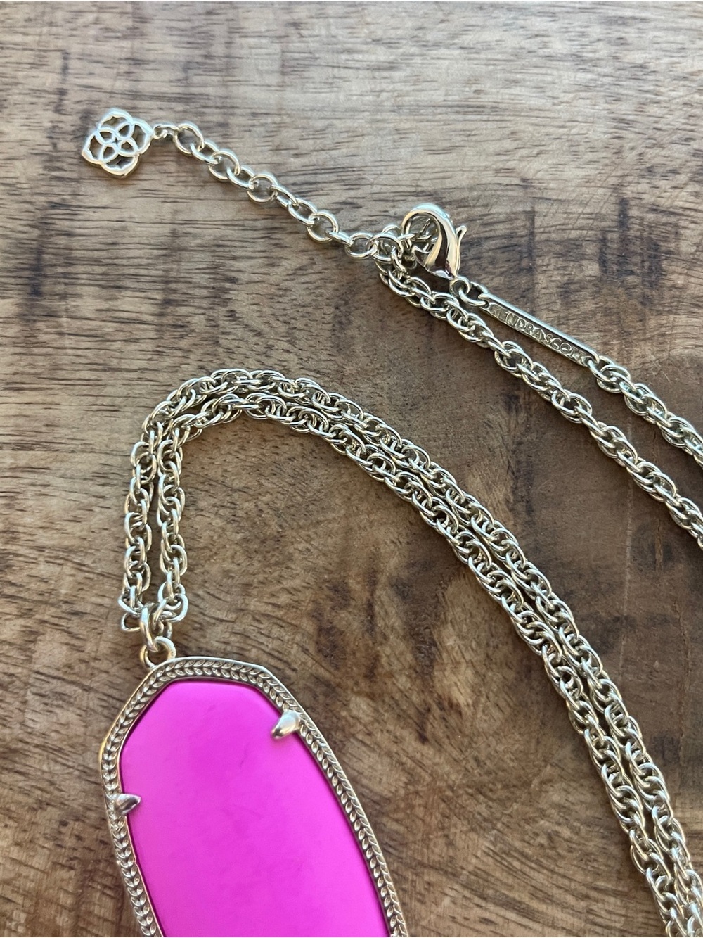 Kendra Scott hot pink necklace - Picture 3 of 4